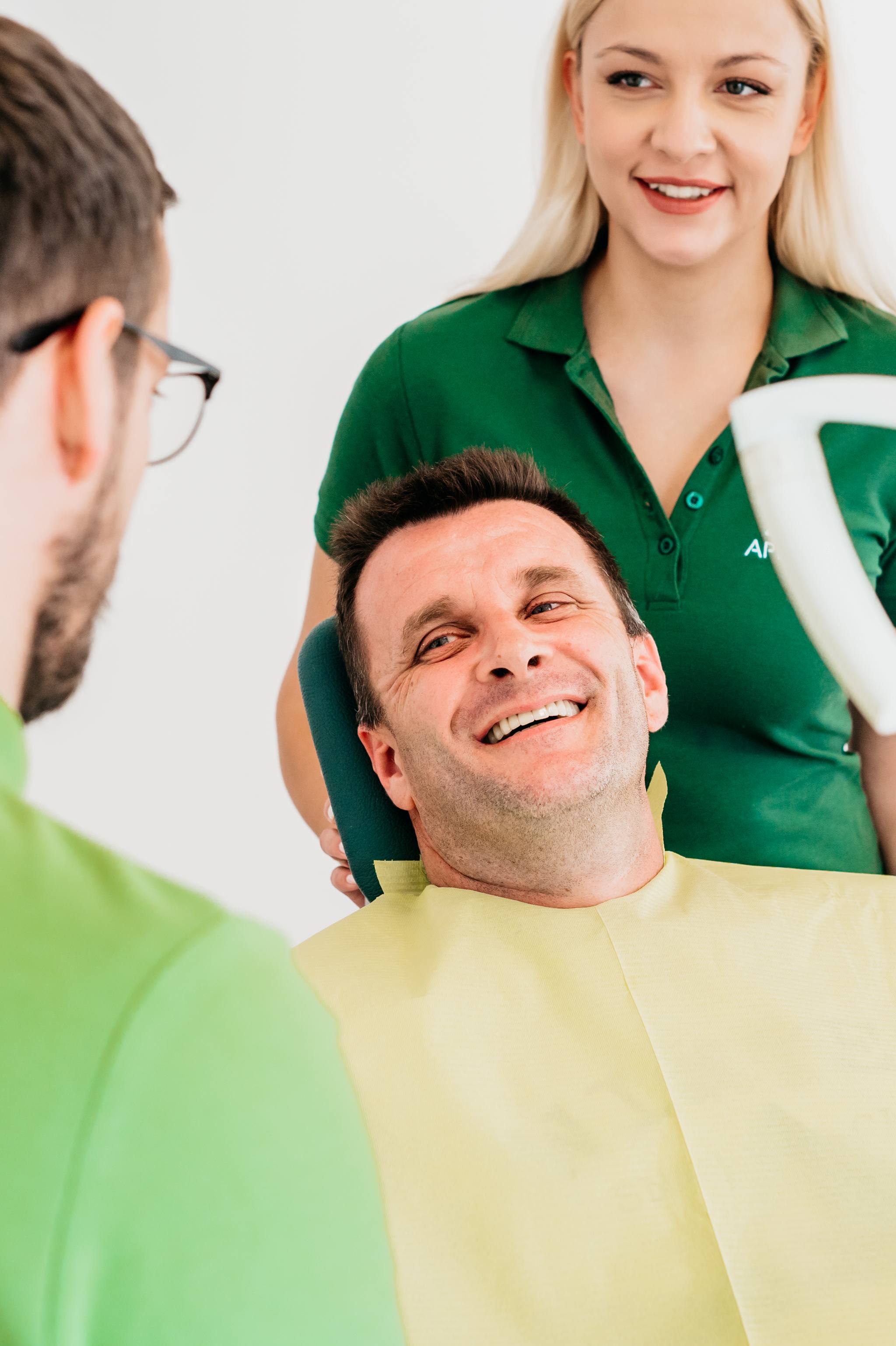 slika žene sa osmijehom