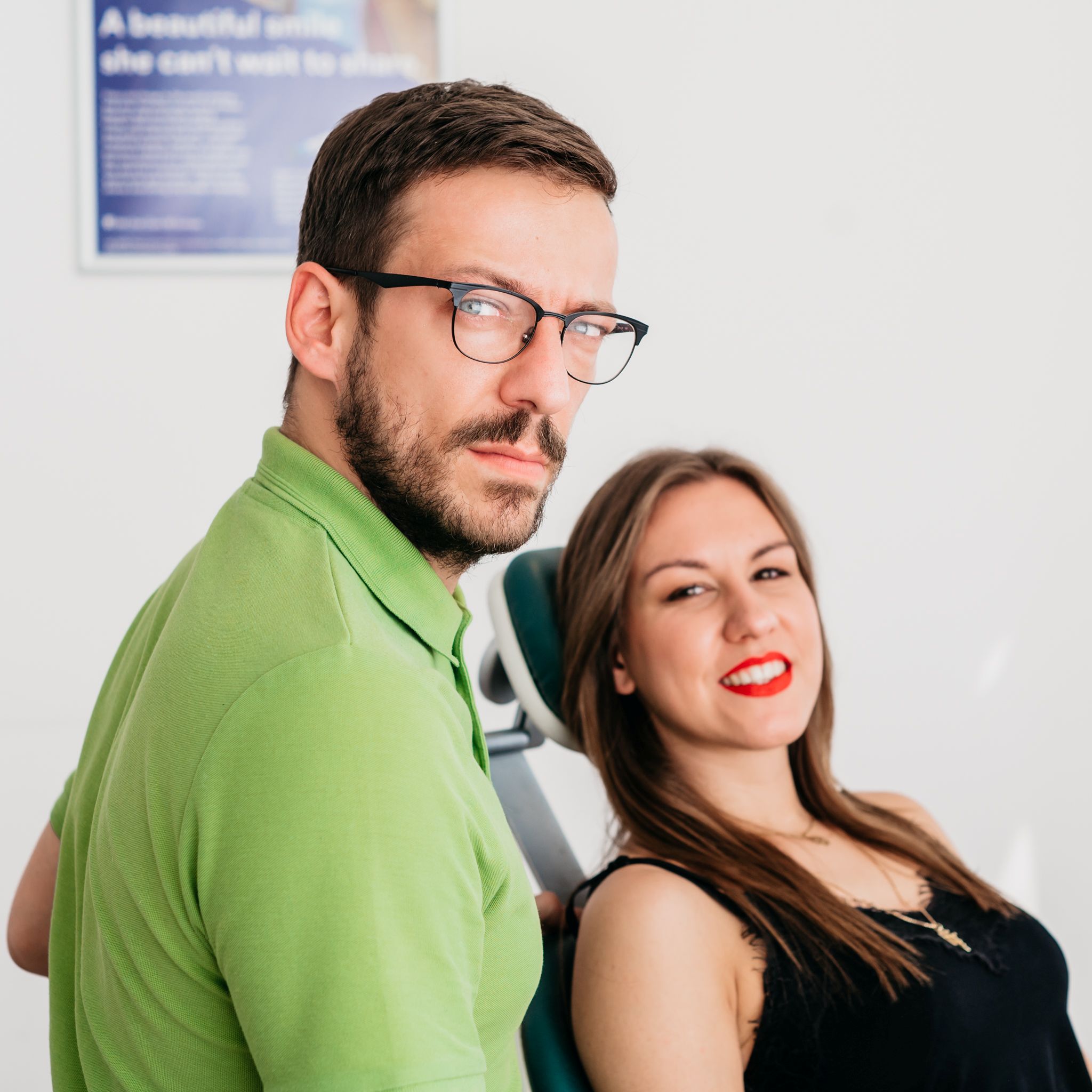 slika žene sa osmijehom